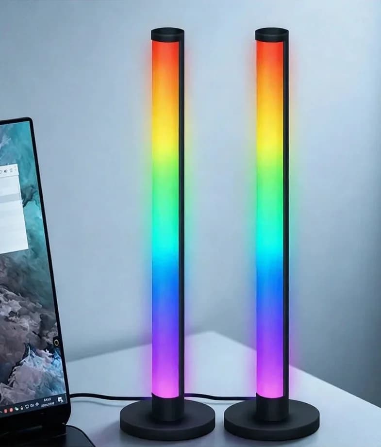 RGB LED настолна лампа с реакция на звук и управление чрез приложение