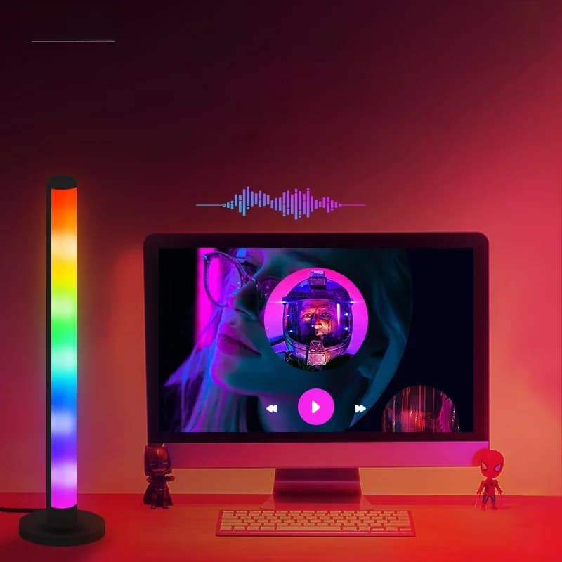 RGB LED настолна лампа с реакция на звук и управление чрез приложение